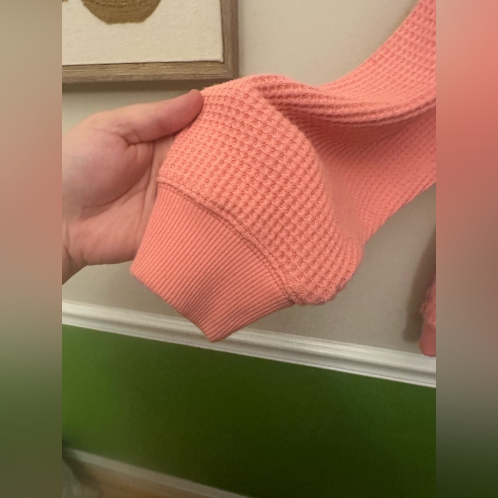 Aerie Oversized Waffle Knit Crewneck Sweatshirt L Peach Coral Pink EUC - Picture 5 of 6